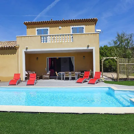 Les Sables De La Nartelle 4* סן-מקסים